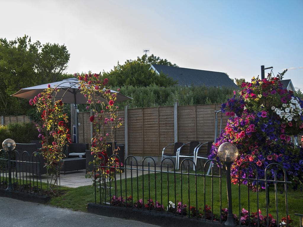 Апартаменты Hillview Self Catering Lusk Экстерьер фото