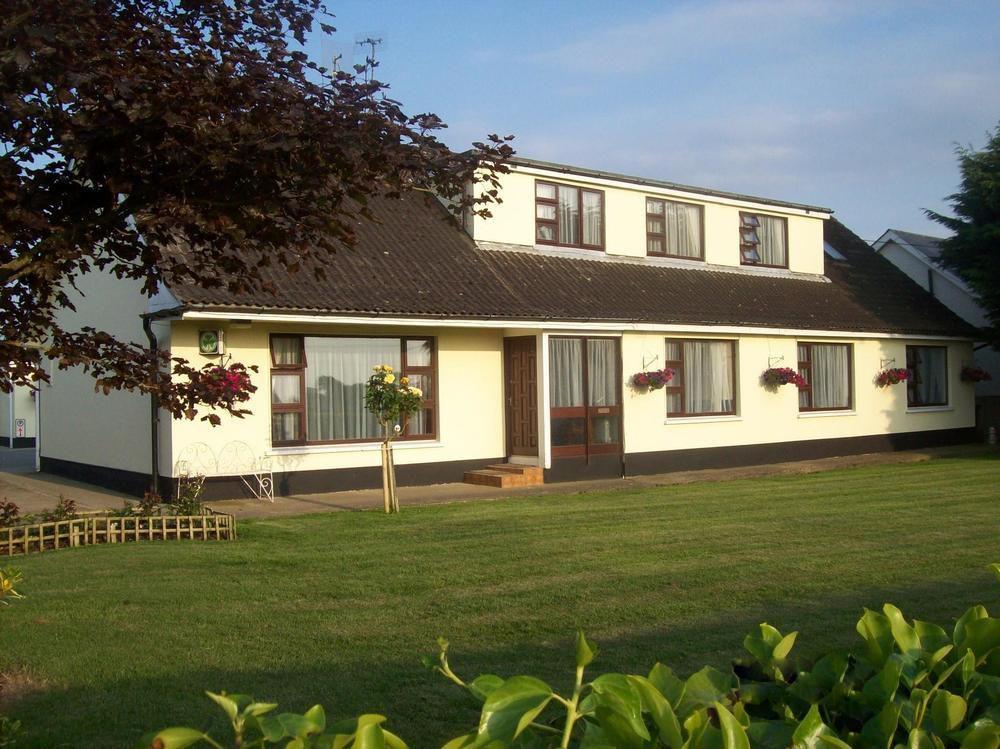 Апартаменты Hillview Self Catering Lusk Экстерьер фото