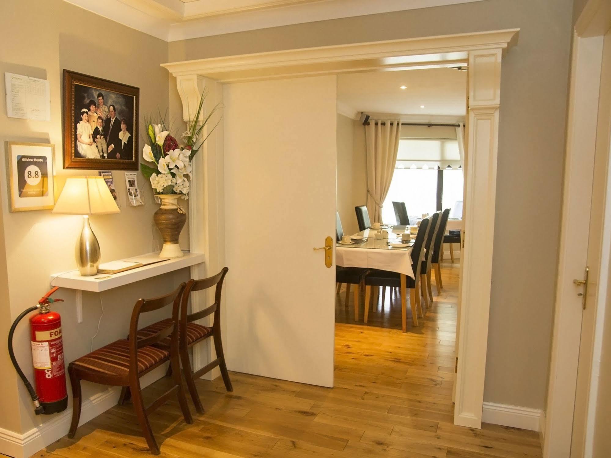 Апартаменты Hillview Self Catering Lusk Экстерьер фото