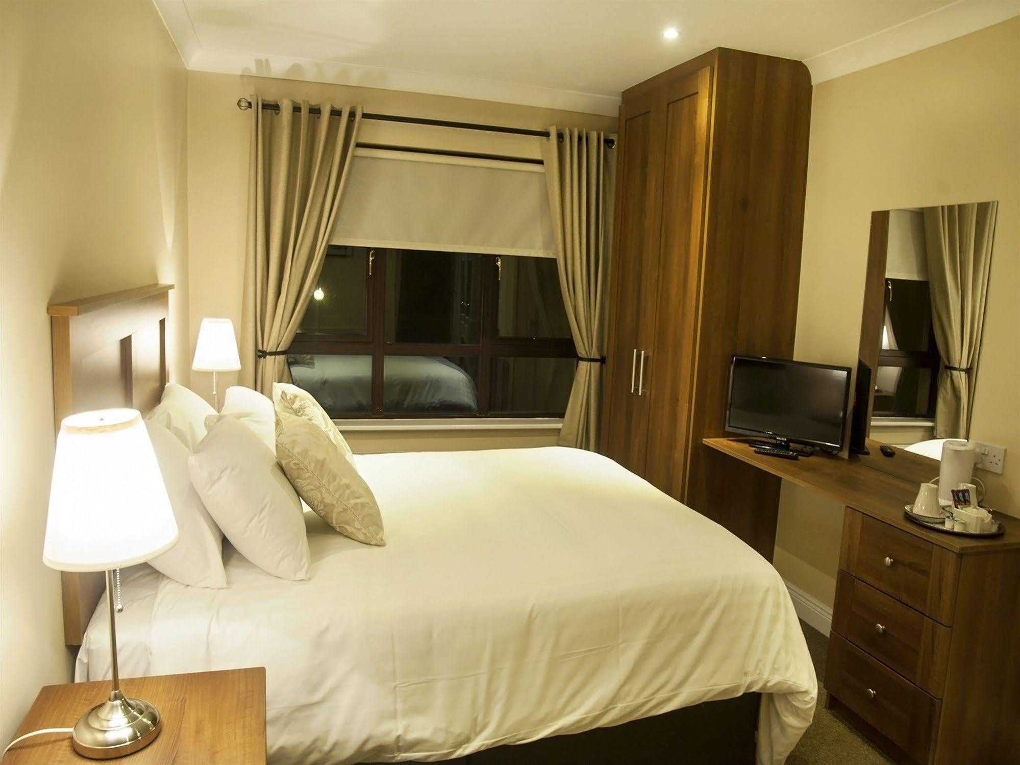 Апартаменты Hillview Self Catering Lusk Экстерьер фото