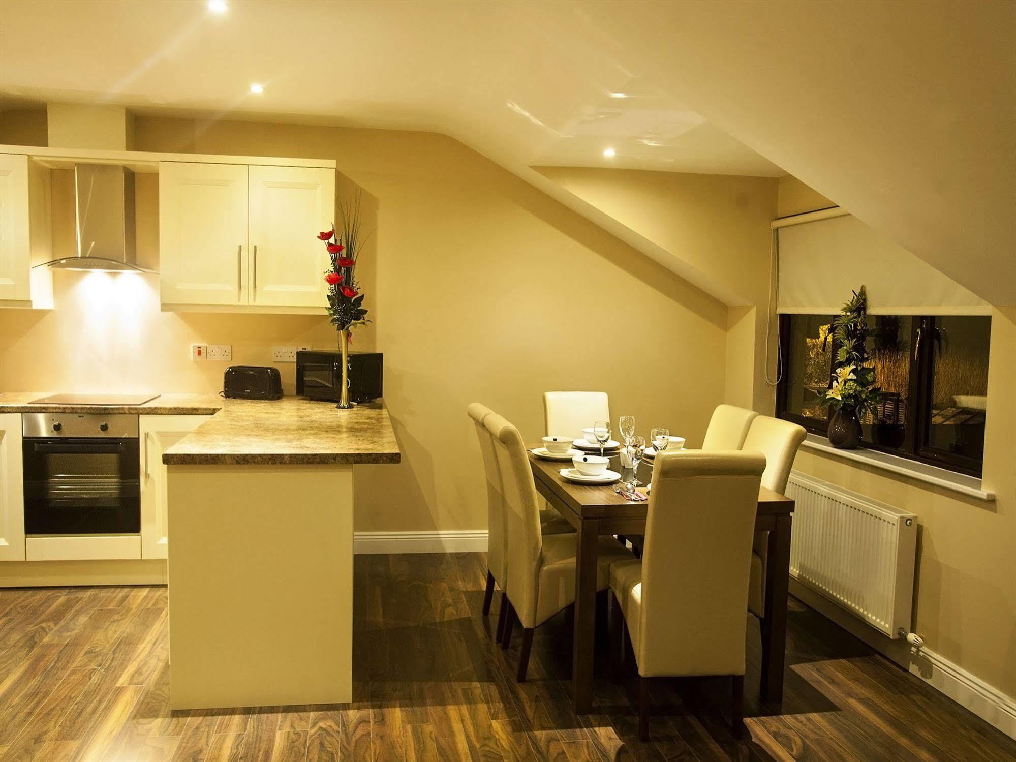 Апартаменты Hillview Self Catering Lusk Экстерьер фото